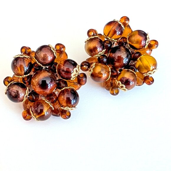 Vintage cluster beaded clip on earrings - Picture 6 of 7